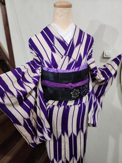 紫の矢羽模様美しい正絹縮緬アンティーク単着物 - アンティーク