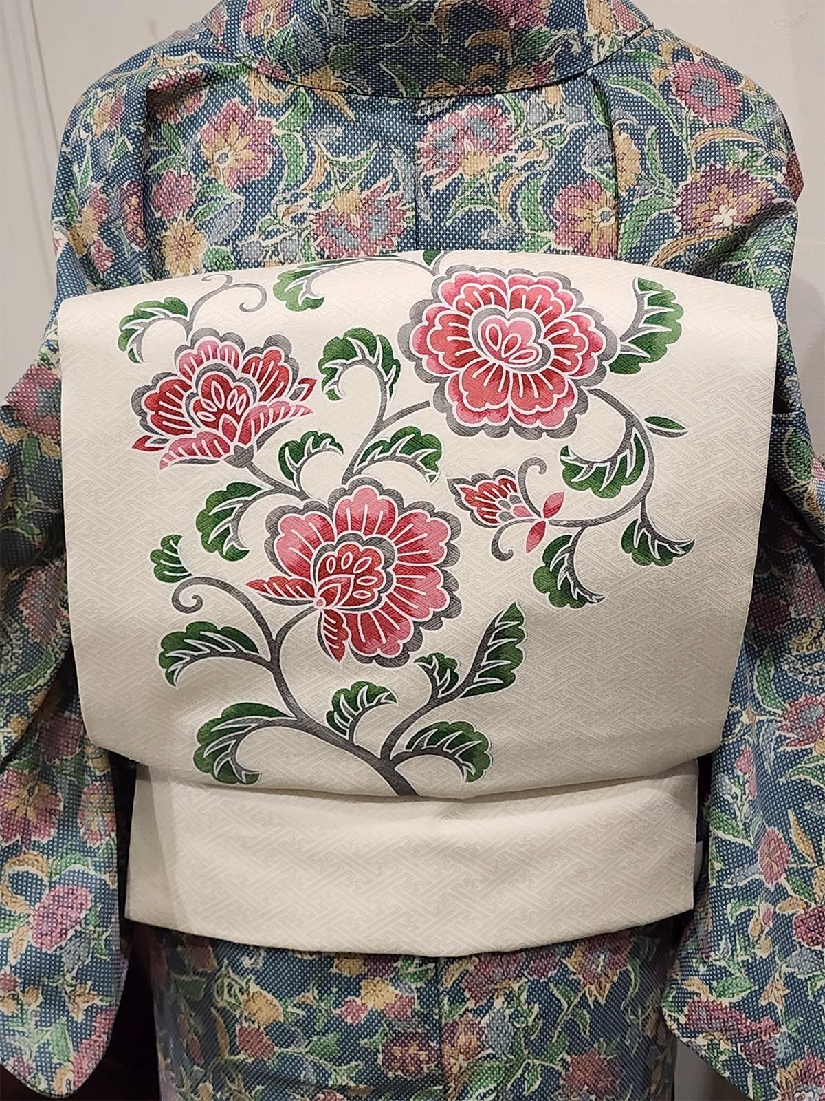 名古屋帯☆九寸☆唐花文様☆アイボリー☆グレイ系☆正絹 名古屋帯☆九寸☆唐花文様☆アイボリー☆グレイ系☆正絹 着物・浴衣