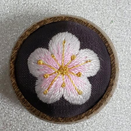 梅の花の小さなピンクッション（韓国刺繍） - POJAGI工房koe　オンラインショップ