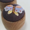 蝶々の小さなピンクッション（韓国刺繍）