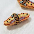 ノリゲ用手刺繍の飾り（蝶）山吹色