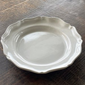 白釉レリーフ皿M  