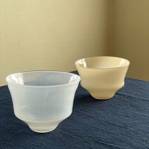 a bowl <img class='new_mark_img2' src='https://img.shop-pro.jp/img/new/icons13.gif' style='border:none;display:inline;margin:0px;padding:0px;width:auto;' />