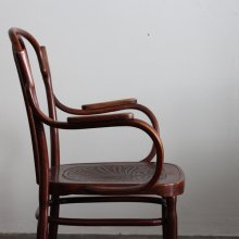 <img class='new_mark_img1' src='https://img.shop-pro.jp/img/new/icons47.gif' style='border:none;display:inline;margin:0px;padding:0px;width:auto;' />Antique Bent wood arm chair