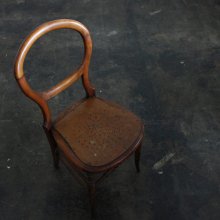 <img class='new_mark_img1' src='https://img.shop-pro.jp/img/new/icons47.gif' style='border:none;display:inline;margin:0px;padding:0px;width:auto;' />Antique balloon back chair