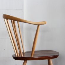 <img class='new_mark_img1' src='https://img.shop-pro.jp/img/new/icons47.gif' style='border:none;display:inline;margin:0px;padding:0px;width:auto;' />Vintage Smokers chair / Ercol
