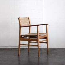 <img class='new_mark_img1' src='https://img.shop-pro.jp/img/new/icons47.gif' style='border:none;display:inline;margin:0px;padding:0px;width:auto;' />Vintage Arm chair