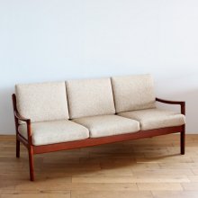 <img class='new_mark_img1' src='https://img.shop-pro.jp/img/new/icons47.gif' style='border:none;display:inline;margin:0px;padding:0px;width:auto;' />Vintage 3Seat sofa  /  Ole Wanscher, France&Son