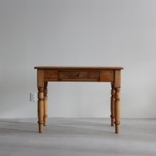 <img class='new_mark_img1' src='https://img.shop-pro.jp/img/new/icons47.gif' style='border:none;display:inline;margin:0px;padding:0px;width:auto;' />Old pine Dining table