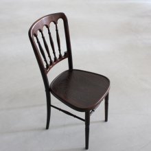 <img class='new_mark_img1' src='https://img.shop-pro.jp/img/new/icons47.gif' style='border:none;display:inline;margin:0px;padding:0px;width:auto;' />Bent wood chair
