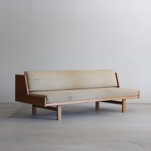 <img class='new_mark_img1' src='https://img.shop-pro.jp/img/new/icons47.gif' style='border:none;display:inline;margin:0px;padding:0px;width:auto;' />Vintage Day bed /  Hans J Wegner, GE258