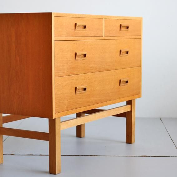 vintageチェスト 南フランスの優雅なアンティーク家具、たっぷり収納できる引き出し付き