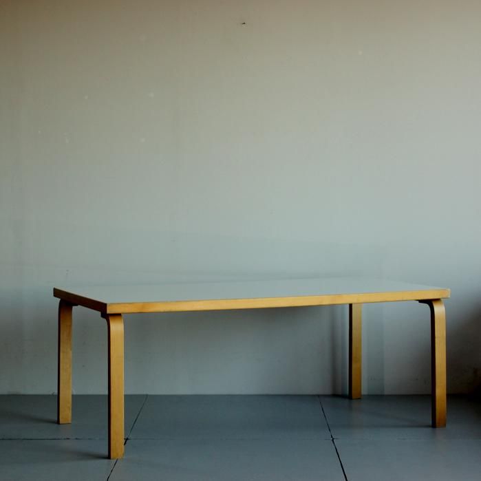 アルヴァ・アアルト　テーブル Alvar Aalto（アルヴァ・アアルト）大きなダイニングテーブル