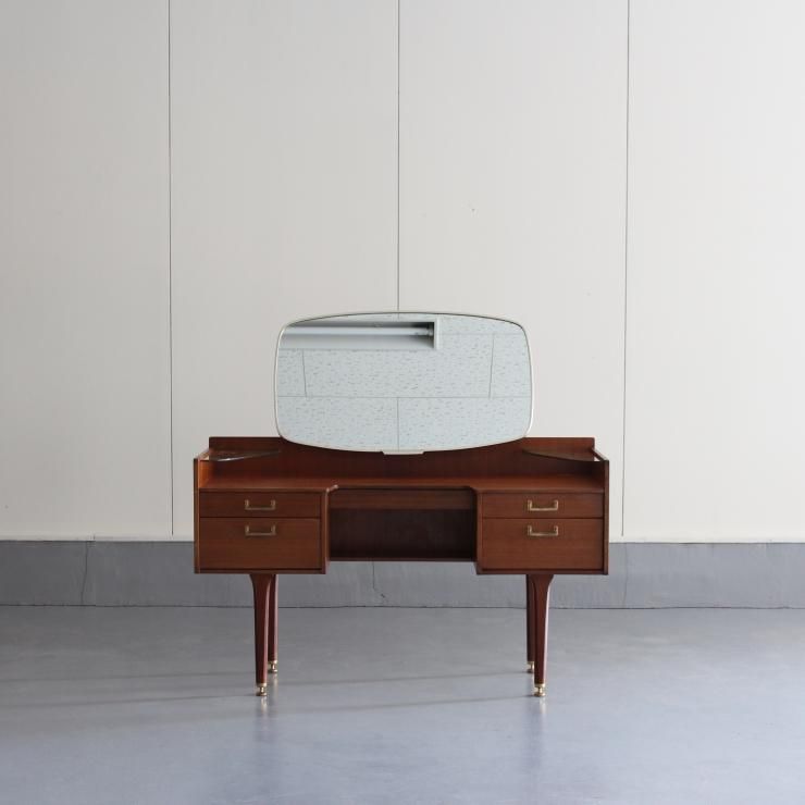 Vintage Dresser ヴィンテージ　ドレッサー すっきりとしたミラーのヴィンテージドレッサー | kino