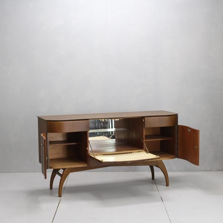 イギリス　ヴィンテージ　サイドボード　アンティーク家具 アンティーク家具 棚 サイドボード キャビネット イギリス