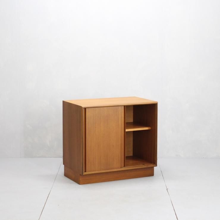 英国アンティークG-planジープラン製カップボード/キャビネット(89-294 英国アンティークG-planジープラン製カップボード/キャビネット