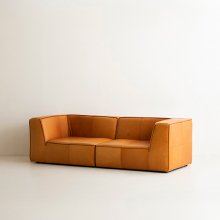 Glove Sofa Leather / 張り込み