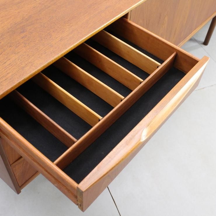 Vintage Sideboard｜AH McIntosh｜北欧インテリア家具