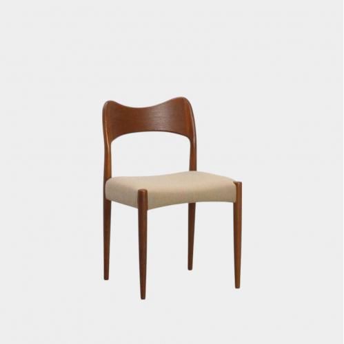 <img class='new_mark_img1' src='https://img.shop-pro.jp/img/new/icons14.gif' style='border:none;display:inline;margin:0px;padding:0px;width:auto;' />Vintage Dining chairArne Hovmand Olsenξʲ