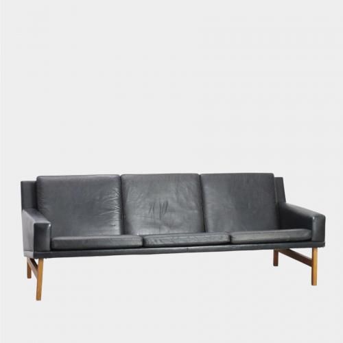 <img class='new_mark_img1' src='https://img.shop-pro.jp/img/new/icons14.gif' style='border:none;display:inline;margin:0px;padding:0px;width:auto;' />Vintage 3seat sofaξʲ