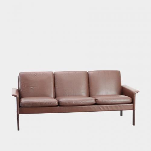 <img class='new_mark_img1' src='https://img.shop-pro.jp/img/new/icons14.gif' style='border:none;display:inline;margin:0px;padding:0px;width:auto;' />Vintage 3Seat sofaξʲ