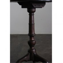 <img class='new_mark_img1' src='https://img.shop-pro.jp/img/new/icons47.gif' style='border:none;display:inline;margin:0px;padding:0px;width:auto;' />Antique Tripod table 1870’s