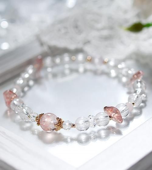 魂を優しく包む愛の光【ストロベリークォーツ＆アイスクリスタル