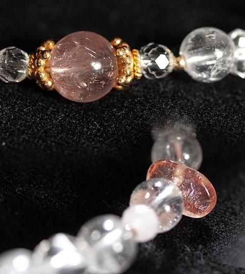 魂を優しく包む愛の光【ストロベリークォーツ＆アイスクリスタル