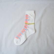 <img class='new_mark_img1' src='https://img.shop-pro.jp/img/new/icons7.gif' style='border:none;display:inline;margin:0px;padding:0px;width:auto;' />TAPE LINE SOCKS  WHITEPOTTENBURN TOHKII  ݥåƥСȡ
