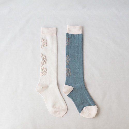 <img class='new_mark_img1' src='https://img.shop-pro.jp/img/new/icons16.gif' style='border:none;display:inline;margin:0px;padding:0px;width:auto;' />CUBE POP  SOCKS  WHITE-GRAY  S-LL(1-12) FRANKY GROW ե󥭡