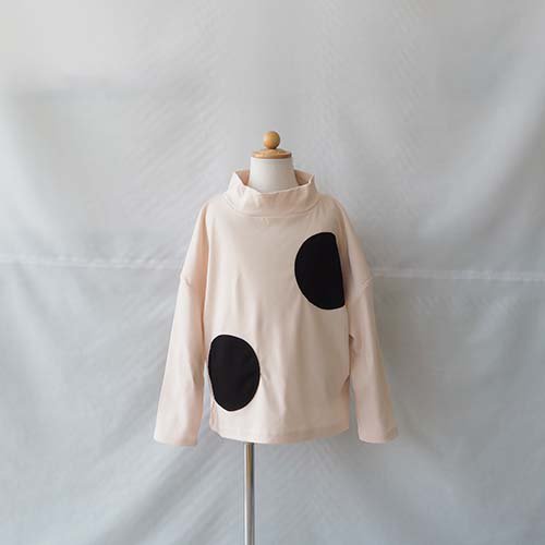 <img class='new_mark_img1' src='https://img.shop-pro.jp/img/new/icons16.gif' style='border:none;display:inline;margin:0px;padding:0px;width:auto;' />Tun neck　tops   ivory  M( 100-110)   ZOZIO  ゾジオ
