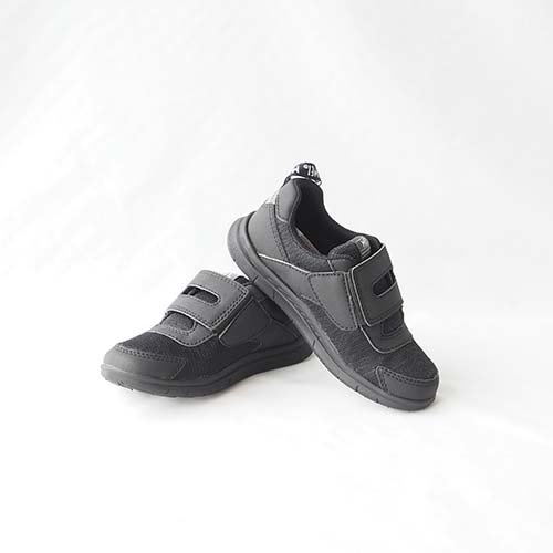 <img class='new_mark_img1' src='https://img.shop-pro.jp/img/new/icons16.gif' style='border:none;display:inline;margin:0px;padding:0px;width:auto;' />MEIIFME KIDS velcro shoes  BLACK 15.0-18.0cmMEIIFME