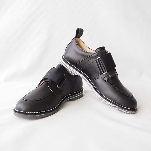 <img class='new_mark_img1' src='https://img.shop-pro.jp/img/new/icons7.gif' style='border:none;display:inline;margin:0px;padding:0px;width:auto;' />Moccasin Shoes    NINOS  22-25