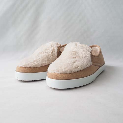 <img class='new_mark_img1' src='https://img.shop-pro.jp/img/new/icons16.gif' style='border:none;display:inline;margin:0px;padding:0px;width:auto;' />FUR UPPER SLIP ON　BEIGE 35-40(22.5-25.5cm)　berevere  べレヴェレ