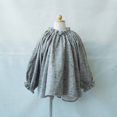 <img class='new_mark_img1' src='https://img.shop-pro.jp/img/new/icons16.gif' style='border:none;display:inline;margin:0px;padding:0px;width:auto;' />nep tweed gather blouse gray  S-L(80-120)  kiky