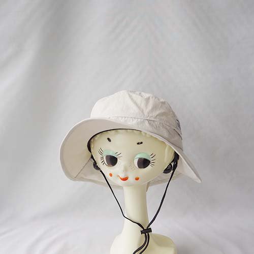 <img class='new_mark_img1' src='https://img.shop-pro.jp/img/new/icons7.gif' style='border:none;display:inline;margin:0px;padding:0px;width:auto;' />UVCUT NYLON HAT  OFF　WHITE  48-60　Arch&LINE(アーチ＆ライン）