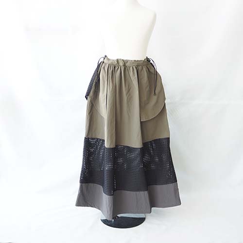 <img class='new_mark_img1' src='https://img.shop-pro.jp/img/new/icons7.gif' style='border:none;display:inline;margin:0px;padding:0px;width:auto;' />Leyered Gathered Skirt  Olive Mix　L-XL（135-150/150-）　　GRIS　グリ