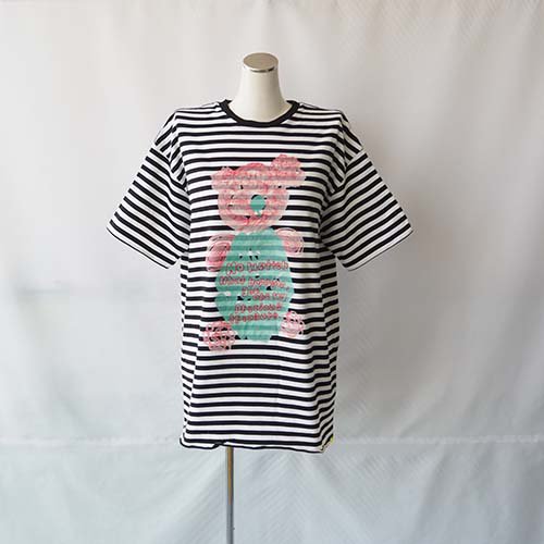 <img class='new_mark_img1' src='https://img.shop-pro.jp/img/new/icons16.gif' style='border:none;display:inline;margin:0px;padding:0px;width:auto;' />TAPE EMBROIDERY PRINT BEAR TEE     BORDERF FRANKY GROW