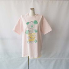 <img class='new_mark_img1' src='https://img.shop-pro.jp/img/new/icons16.gif' style='border:none;display:inline;margin:0px;padding:0px;width:auto;' />TAPE EMBROIDERY PRINT BEAR TEE     PINKF FRANKY GROW