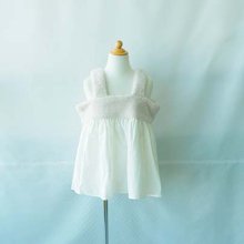 <img class='new_mark_img1' src='https://img.shop-pro.jp/img/new/icons16.gif' style='border:none;display:inline;margin:0px;padding:0px;width:auto;' />camisole blouse  ivory   M-L(100-120)  kiky