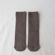 <img class='new_mark_img1' src='https://img.shop-pro.jp/img/new/icons7.gif' style='border:none;display:inline;margin:0px;padding:0px;width:auto;' />wool / cotton rib tube socks brown MOUN TEN .ޥƥ