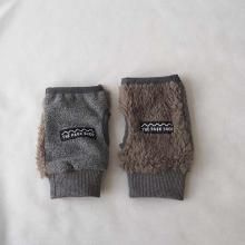 <img class='new_mark_img1' src='https://img.shop-pro.jp/img/new/icons16.gif' style='border:none;display:inline;margin:0px;padding:0px;width:auto;' />DAILY MITTEN GLOVES  gray KIDS FREE  THE PARK SHOP  ѡå