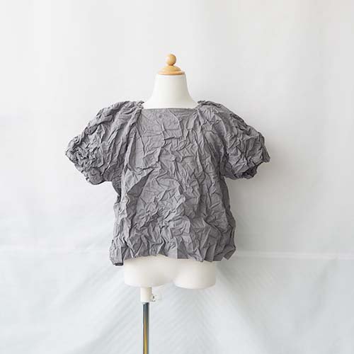 <img class='new_mark_img1' src='https://img.shop-pro.jp/img/new/icons7.gif' style='border:none;display:inline;margin:0px;padding:0px;width:auto;' />wrinkled balloon blouse  gray  M-L(110-140)folk made եᥤ