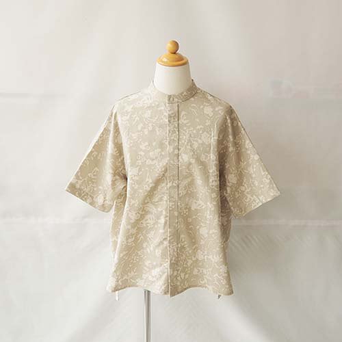 <img class='new_mark_img1' src='https://img.shop-pro.jp/img/new/icons7.gif' style='border:none;display:inline;margin:0px;padding:0px;width:auto;' />leaf camo SS shirt   sand  125-140　MOUN TEN. マウンテン
