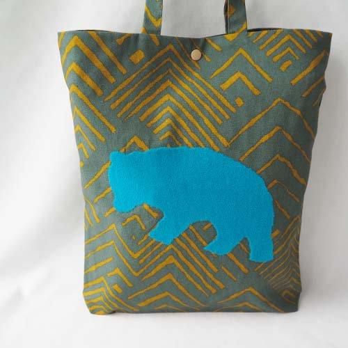 minä perhonen 新作 クマモチーフ トートバッグ hug 【公式通販】