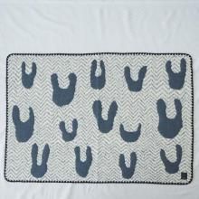 <img class='new_mark_img1' src='https://img.shop-pro.jp/img/new/icons7.gif' style='border:none;display:inline;margin:0px;padding:0px;width:auto;' />25AWone cat and rabbitswool blanket navy  extra small mina perhonen  ߥʥڥۥͥ