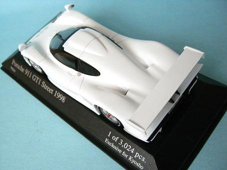 1/43 ミニチャンプス ポルシェ ９１１ＧＴ１ ストリート １９９８ ホワイト - ミニカーショップ　エボリューション