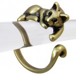 猫 リング 指輪 キャット 甘え猫(アンティークゴールド)フリーサイズ(10号〜15号)