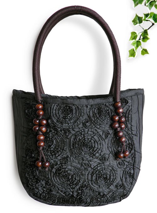 シルクリボン刺繍トートバッグ（黒）[ワンピースやガーリッシュファッションにも似合う大きめバッグ]