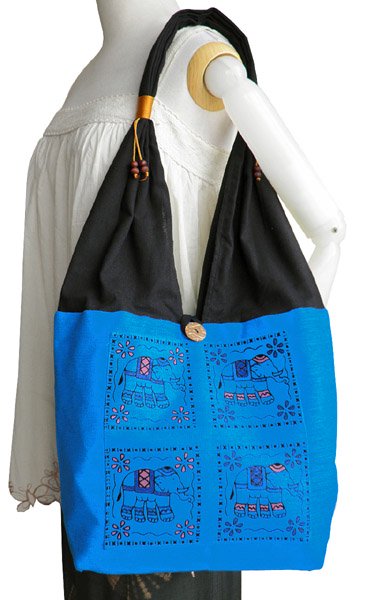 ゾウ柄布使いショルダーバッグ（青）[軽くてたっぷり収納出来る、普段使いに最適なバッグ]